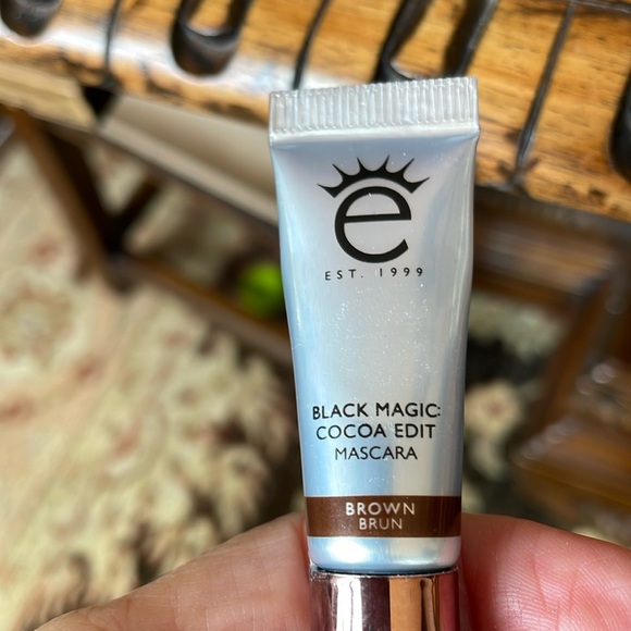 🌟🛍️HOST PICK🛍️🌟7 Piece High End Makeup Products - Picture 4 of 12